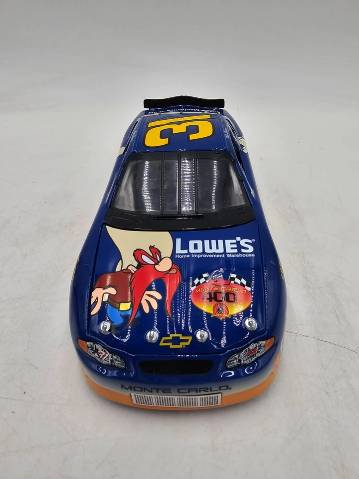 Monte Carlo 400 Looney Toons, Mike Skinner 31 Lowe’s 2001 escala 1:24 coche de stock. Foto 4 de 4