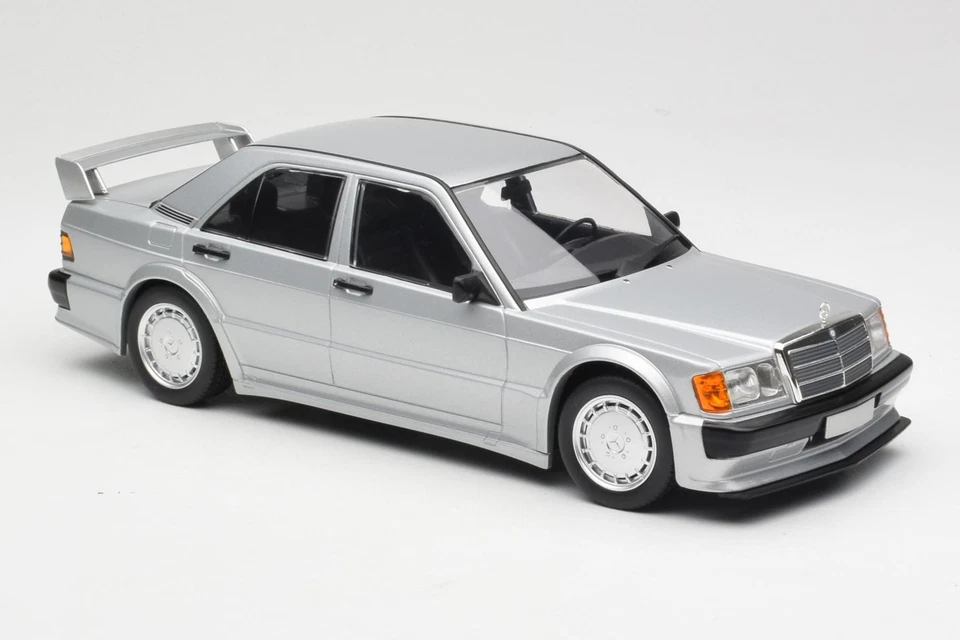 155036001 Mercedes 190E 2.5-16 EVO 1 W201 Silver Minichamps 1/18 - Imagen 4 de 4