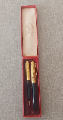 VINTAGE RARE USSR SET OF FOUNTAIN PEN AND PENCIL"UNION" MOSCOW KREMLIN WITH RUBY