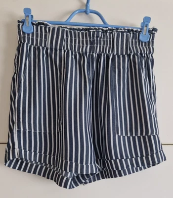 Grau/weiß gestreifte Shorts / kurze Hose von Only, Größe 38 - Bild 1 von 4