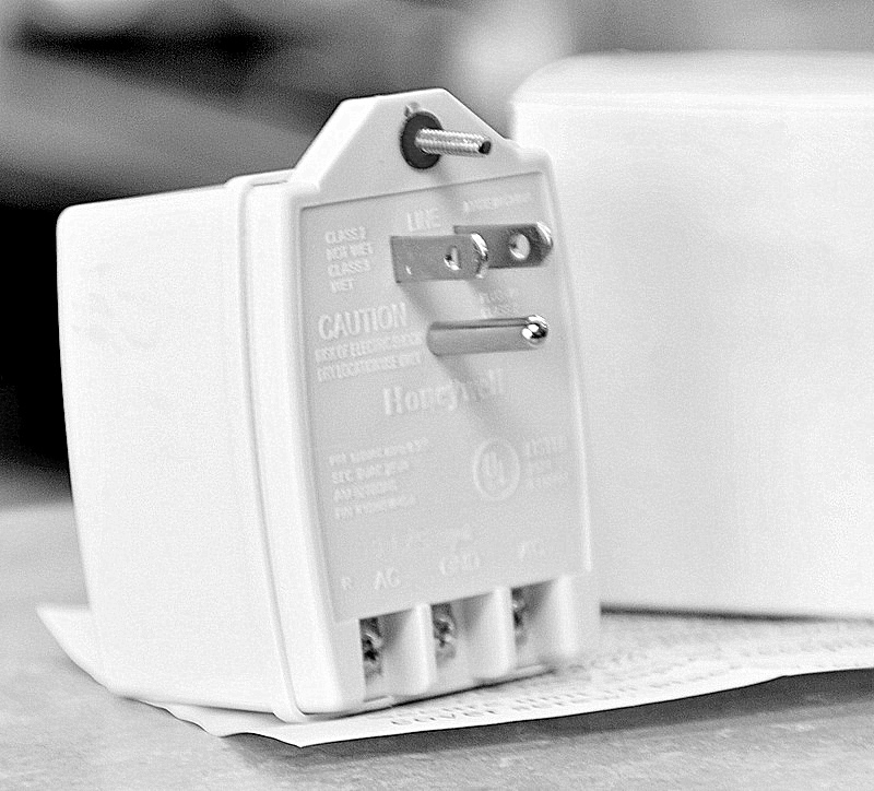 Honeywell Ademco Lynx  9VAC 25VA Alarm Transformer