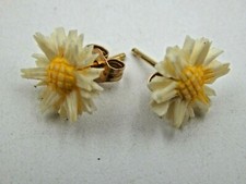 14k Yellow Gold  Daisy Petite Post Stud Earrings Great for a Little Girl 695 