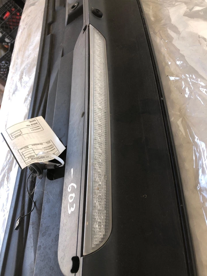 BMW X5 2000-2006 alerón trasero escotilla superior puerta trasera moldura negro con luz de freno Foto 4 de 4