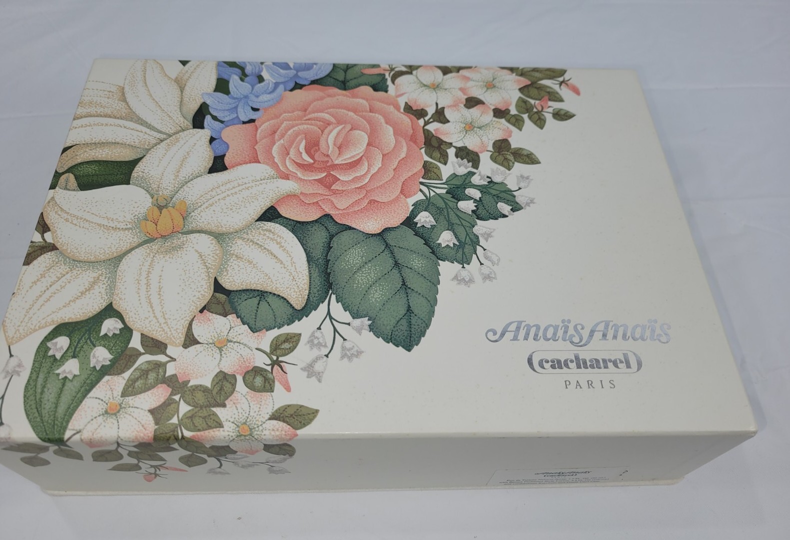 Anais Anais Cacharel 3 Piece Set Spray, Perfumed Body Lotion Keychain