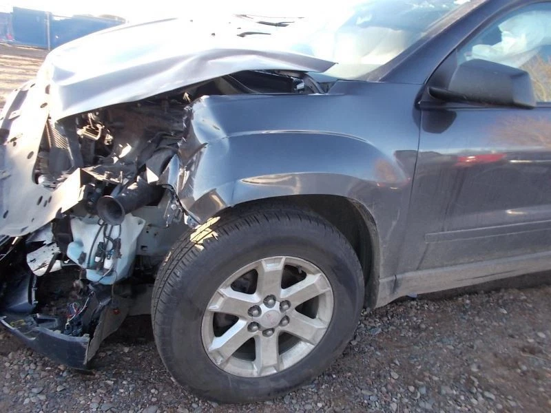 (LOCAL PICKUP ONLY) Rear Bumper VIN J 11th Digit Limited SLE Fits 13-17 ACADIA 4 Foto 3 de 4