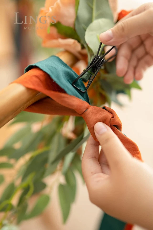 Pasillo de boda Ling's Moment banco flores silla decoraciones flor artificial A... Foto 4 de 4