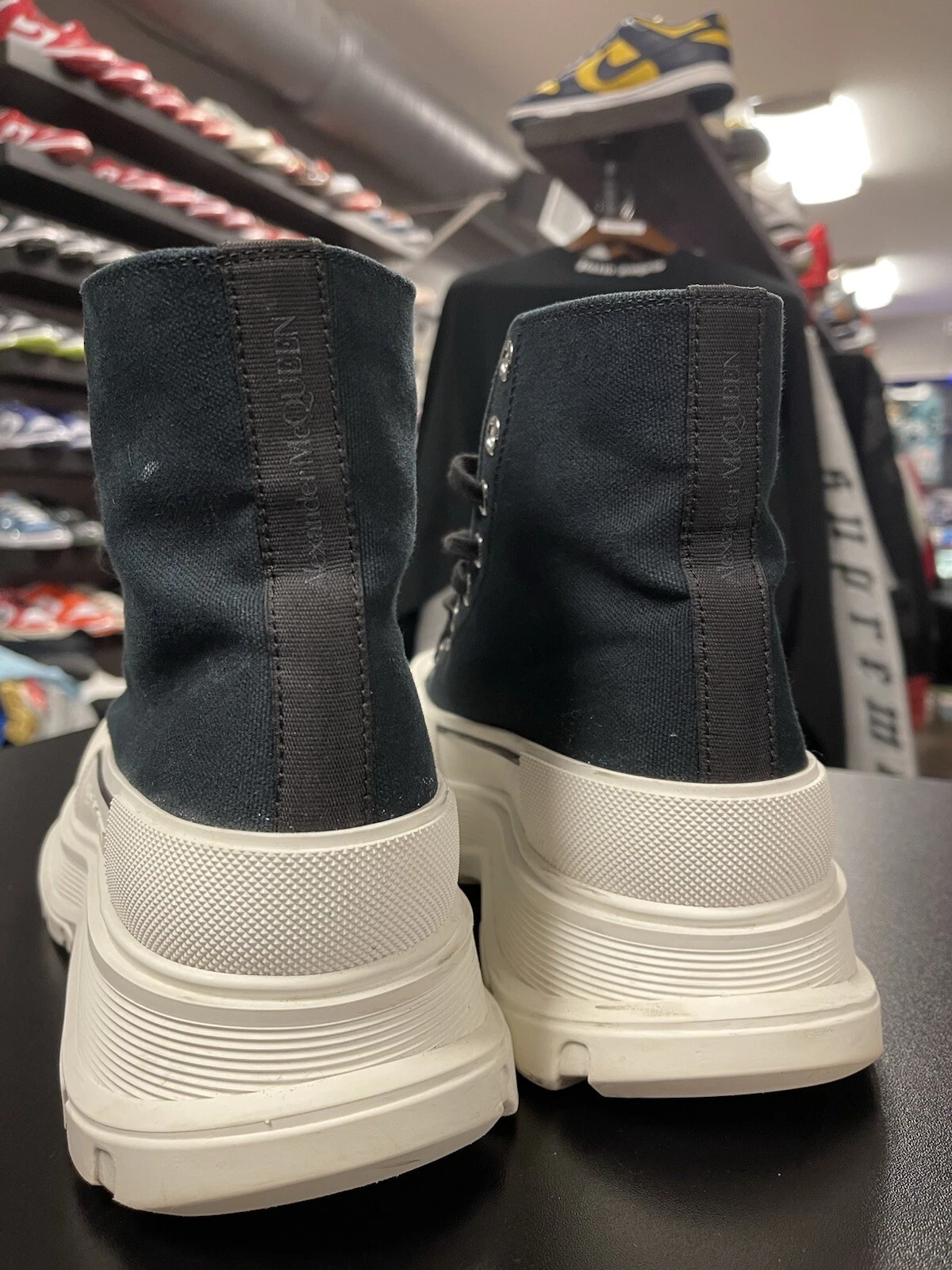 Taglia 10.5US 43.5EU Stivaletto Alexander McQueen battistrada liscio nero con ricevuta