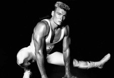 Photo Poster Dolph Lundgren pose in white outfit Ivan Drago Rocky IV 1985 CL3936