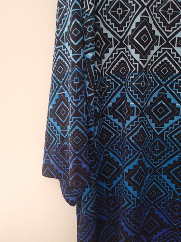 CJ Banks 2X Black & Blue Geometric Print 3/4 Sleeve Square Neck Tunic Side Slit - Picture 9 of 13