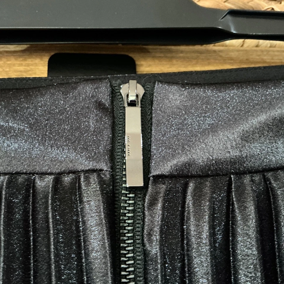 EX Ted Baker Black Satin Pleated Flower Detail Midi Skirt Size 10 - Image 4 of 4