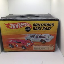 Hot Wheels Collector's Race Case Stores 48 Hot Wheels Cars 1969 Made in USA
