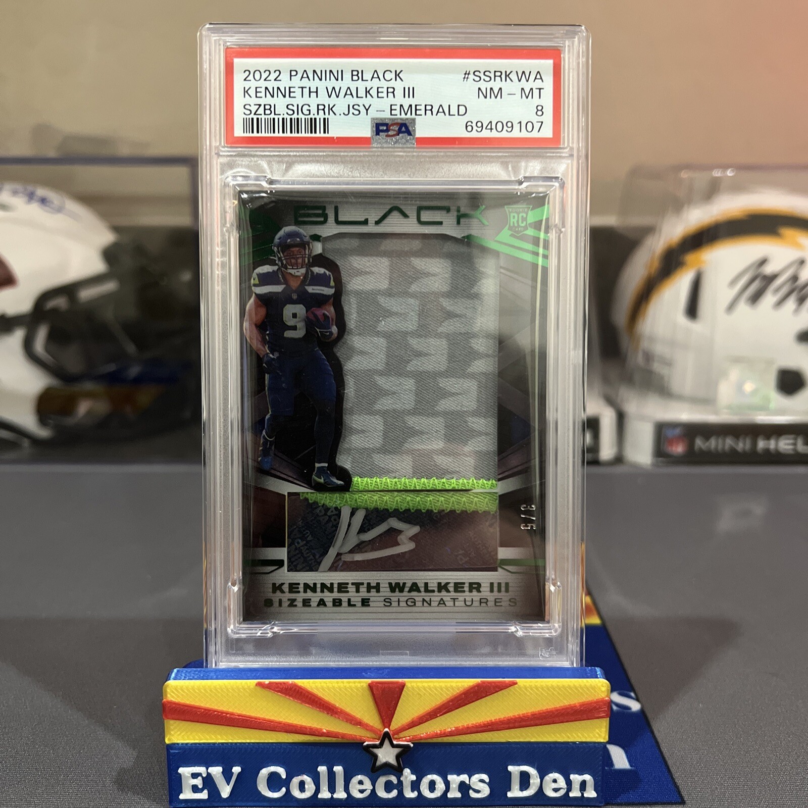 Kenneth Walker III Panini Black Sizeable Signatures Rookie Jersey #SSRKWA Emerald
