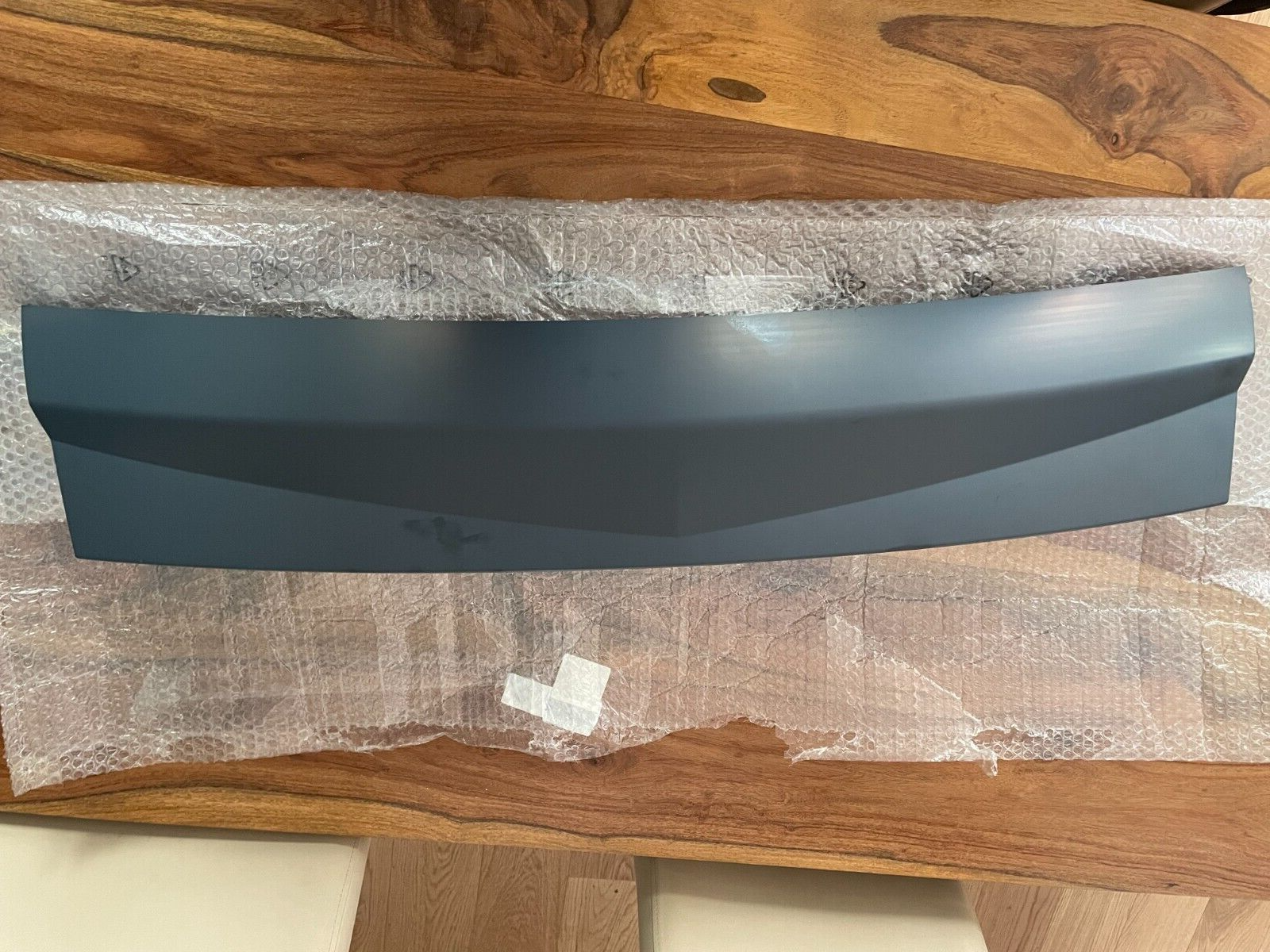 GENUINE RENAULT MEGANE BOOT LID/BACK DOOR/TAILGATE TRIM 
