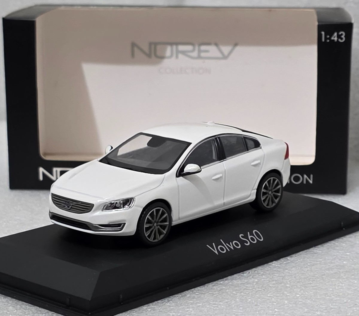 Volvo S60 2013 Crystal White Pearl 1/43 Norev 870010 Diecast Model