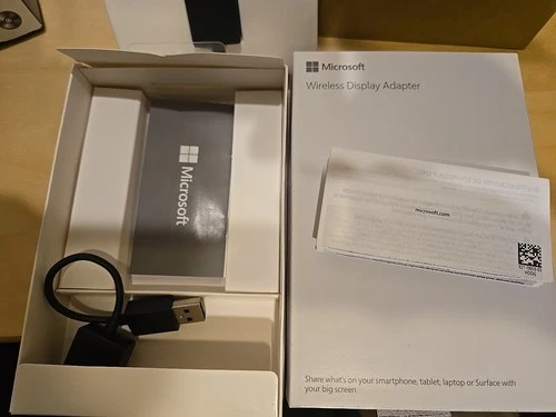 New Microsoft Wireless Display Adapter model 1733 - /HDMI  With Extension 