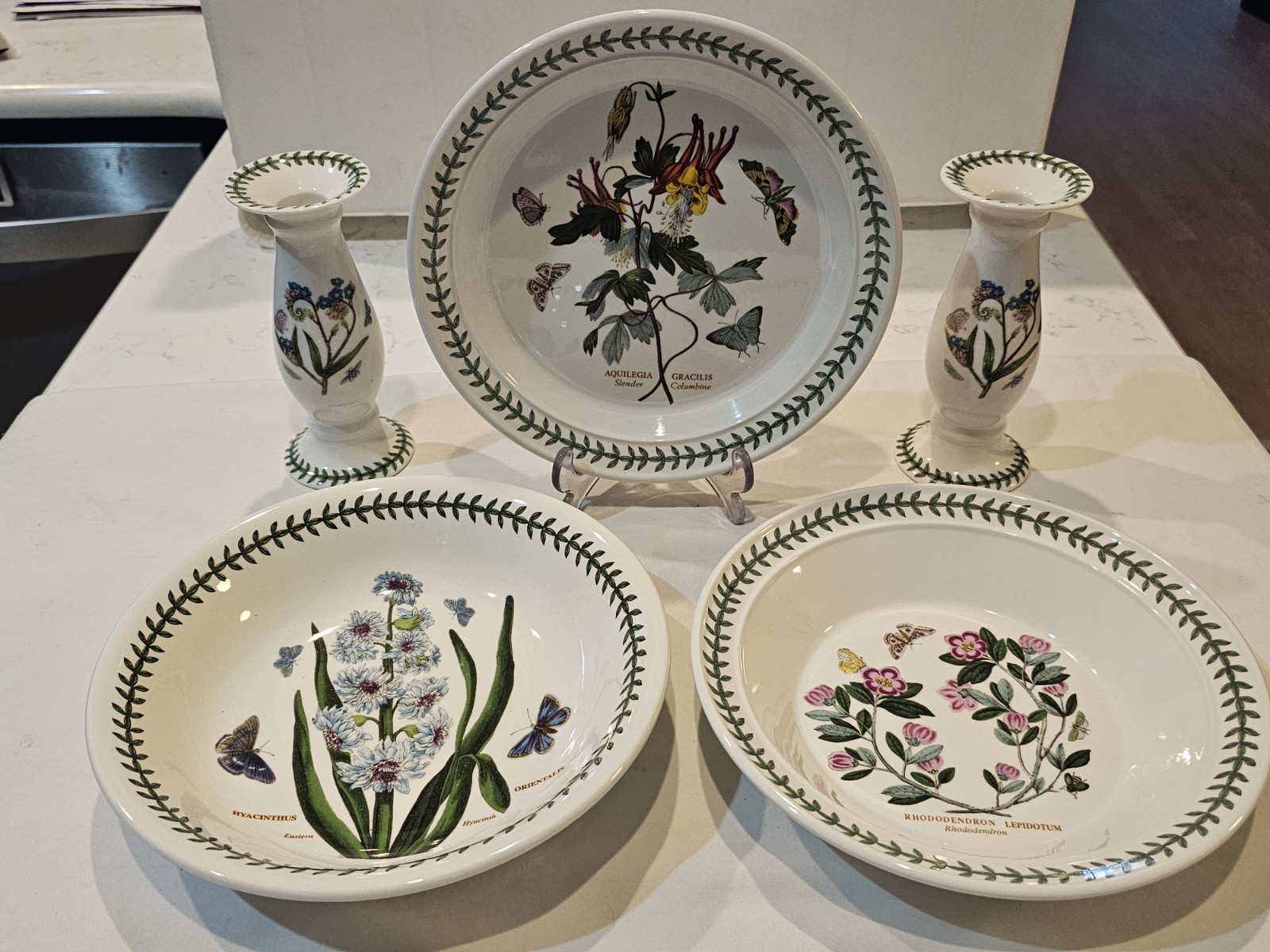 Of 5 Portmeirion Botanic Garden Dinnerware 2 X Candlesticks 