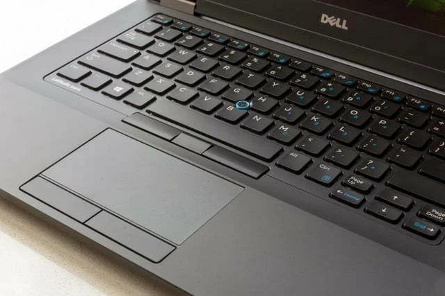 Full-HD TouchScreen DELL E5470:*i5-6300HQ 3.20Gz*250 SSD*8GB RAM*Win10*Ofice2019 - Image 4 of 4