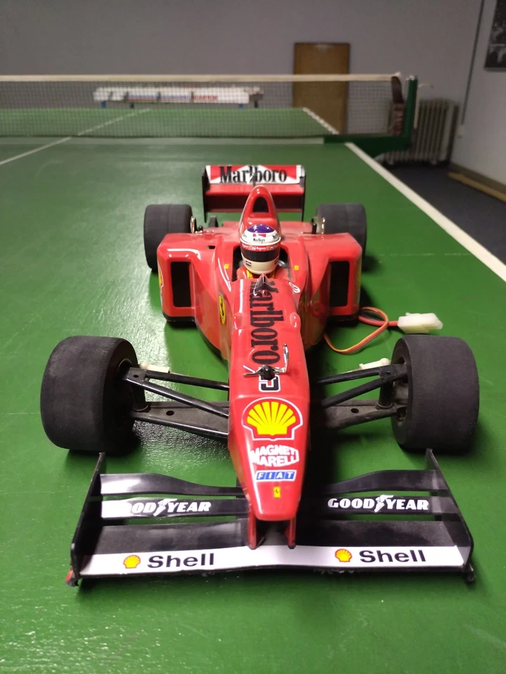 Tamiya Ferrari F310B 1:10 - Bild 2 von 4