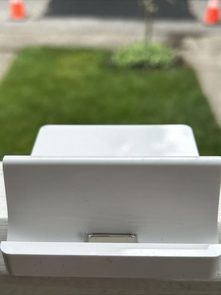 Nueva Estación de Acoplamiento Original Apple iPad Dock - MC940ZM/A - Modelo A1381 para iPad 2 Foto 2 de 4