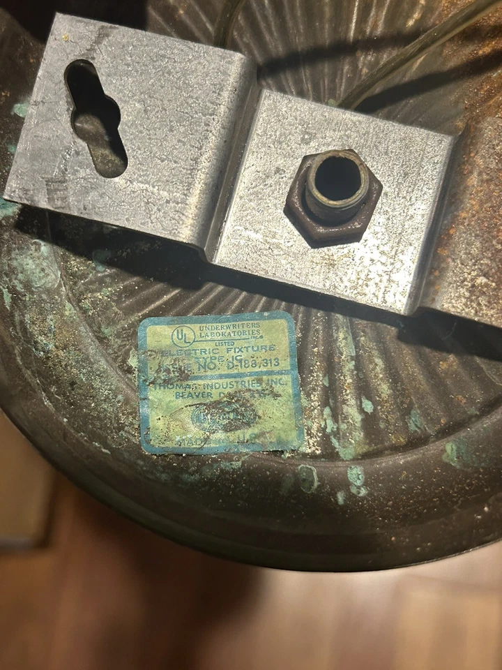 Accesorio eléctrico Thomas Lighting  Foto 2 de 2