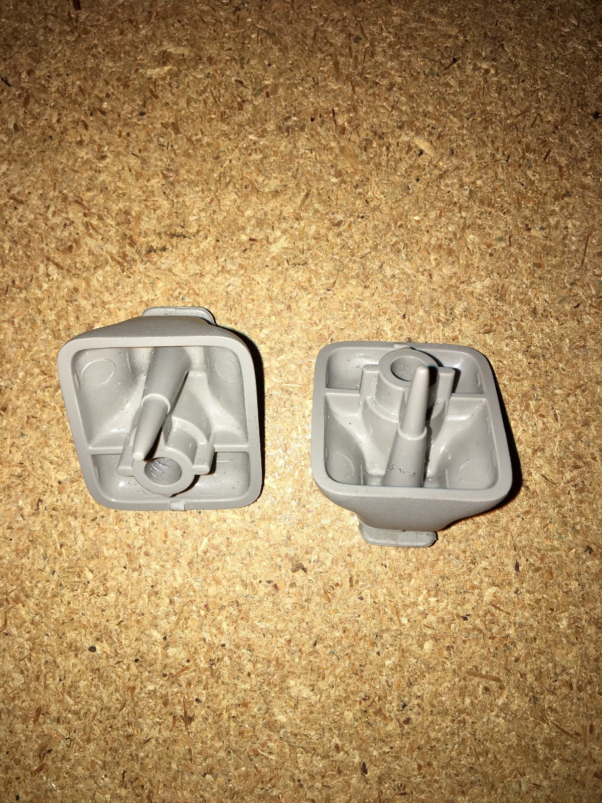 9401 DODGE RAM PICKUP TRUCK SUN VISOR CLIPS PAIR 98 97 96 99 1500 2500