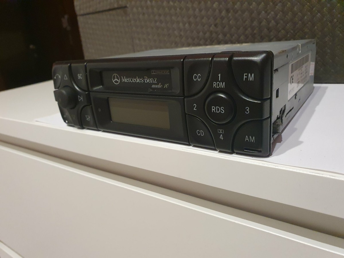 Mercedes Audio 10 BE3100 Becker cassette radio A 210 820 09 86 (01