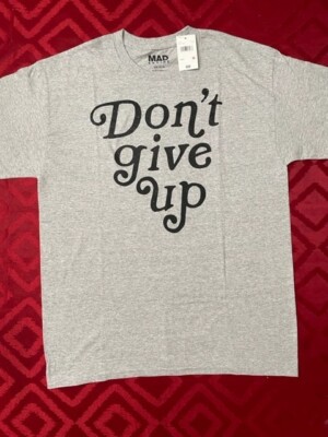 Dont Give Up Crew Neck Short Sleeve Regular Fit Graphic T-Shirt LARGE