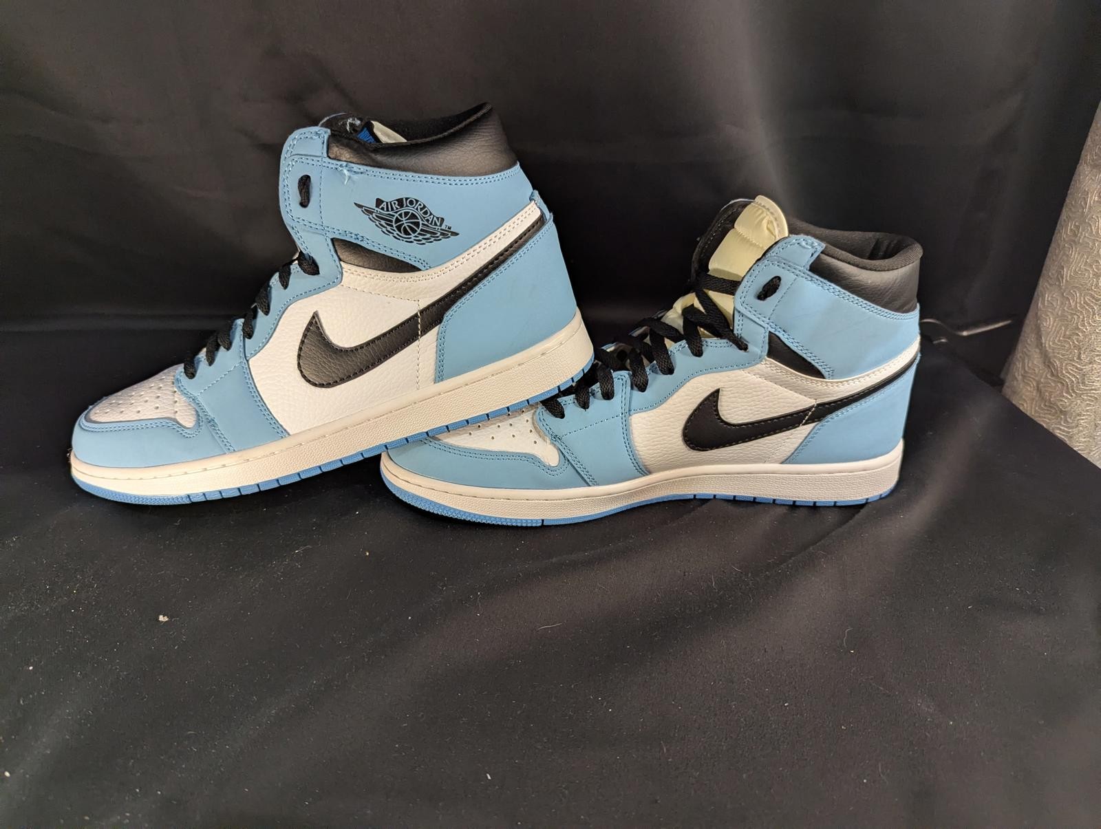 Jordan 1 Alto OG "University Blue" UNC Talla 13 Usado En muy buena condición 555088-134