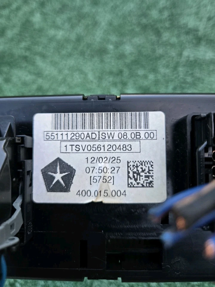 2011-2012 Dodge RAM 1500 controle de temperatura clima controle CA controle aquecedor - Imagem 3 de 4