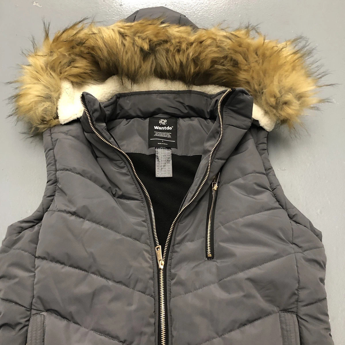 Wantdo Women s Thicken Winter Vest Quilted Warm Puffer w Removable Fur Hood SZ L