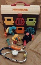 B Toys complete Critter Clinic Animal Hospital Building Vintage w Keys  Animals