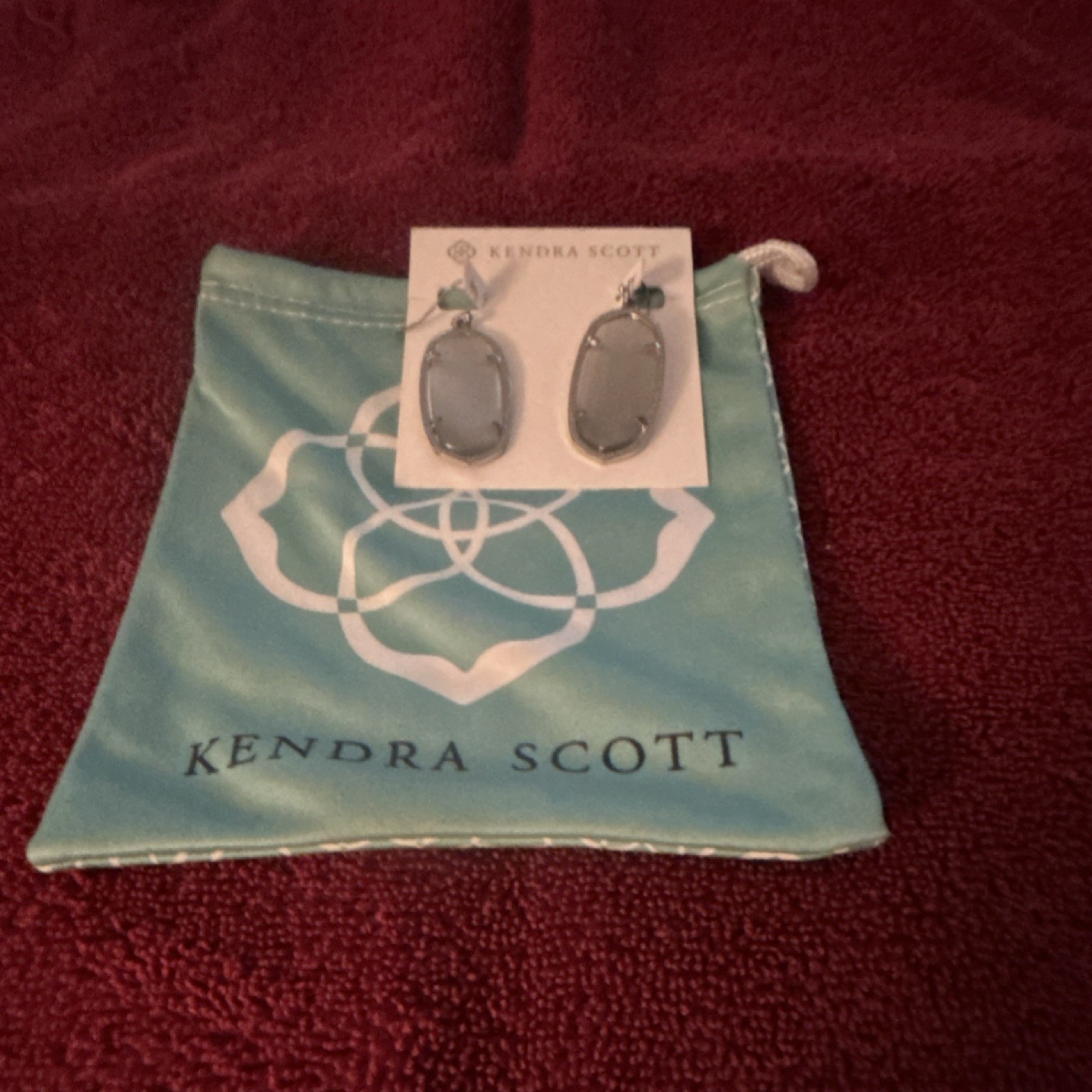 Kendra Scott Silver Gray Oval Dangle Drop Earrings Hook Closure Fashion