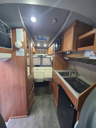 RoadTrek RT 190 Popular RV Class B Motor Home Camper Van - Picture 18 of 40