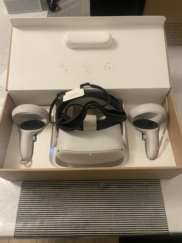 Meta Oculus Quest 2 -  All-In-One VR Headset - Boxed Great condition 128GB