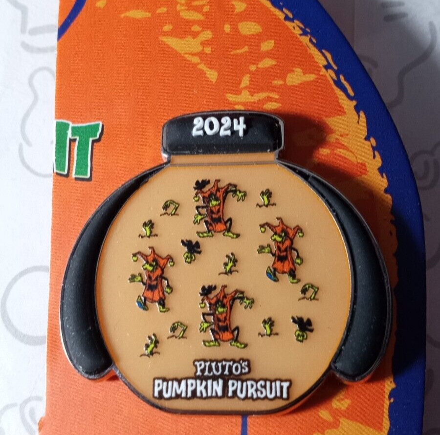Goofy Pluto's Pumpkin Pursuit Free-D Glow in the Dark 2024 Disney Pin 171334