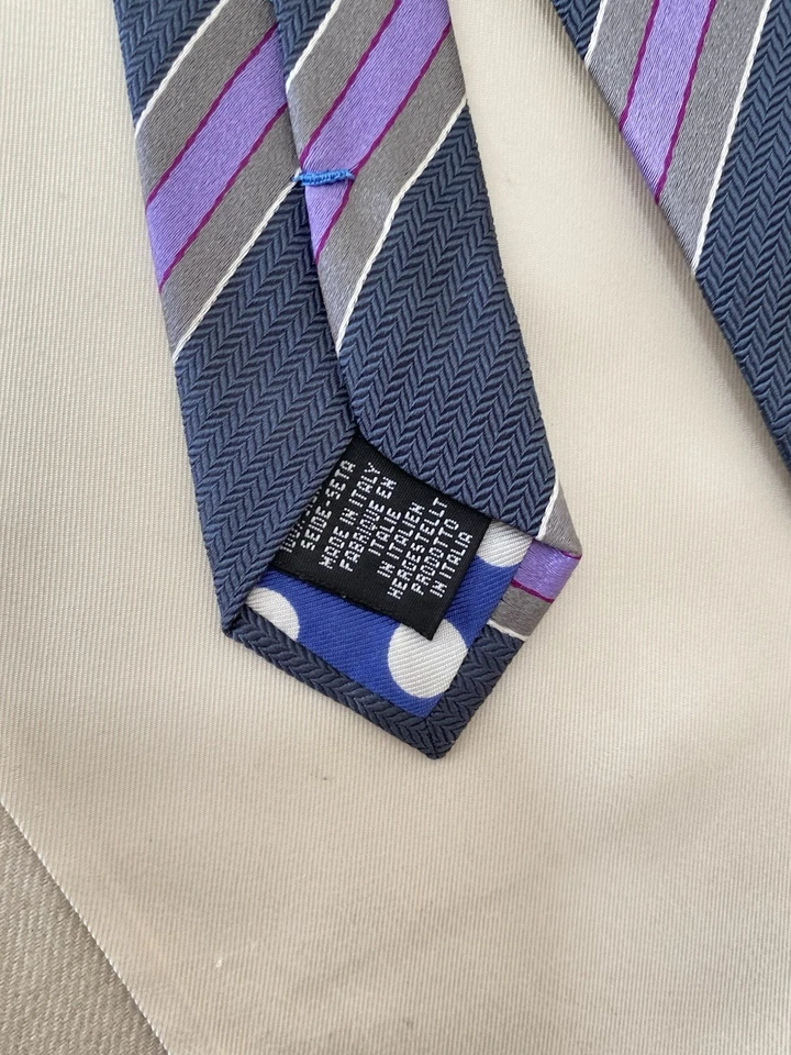 Corbata para hombre PAUL SMITH hecha en Italia gris seda a rayas. PEC Foto 2 de 4