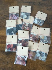 250+ Vintage Lot White Black Pink Shell Mother of Pearl Buttons 2-Hole 9/16"