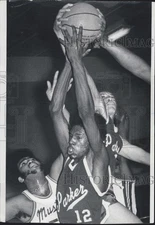 1971 Press Photo Randolph Hamilton Parker High School Basketball vs. Morgan Park