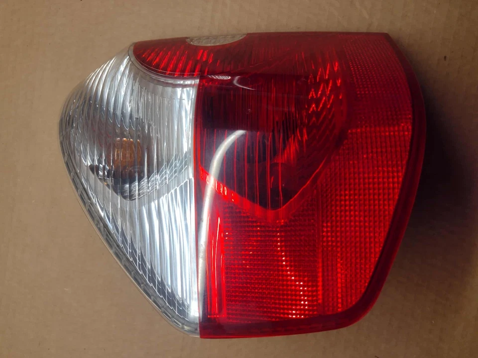 Luces traseras exteriores traseras izquierda y derecha BMW X3 E83 2005 FABRICANTE DE EQUIPOS ORIGINALES Foto 2 de 4