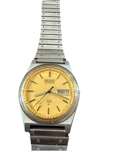 Vintage 1970s Seiko  Day Date Automatic Watch Stainless Steel Model 7123-8439