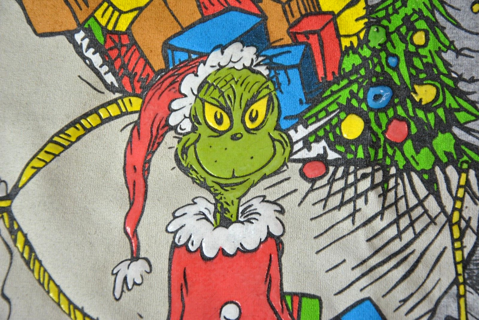 VTG The Grinch T Shirt 2001 Dr. Suess All Over Pu… - image 6