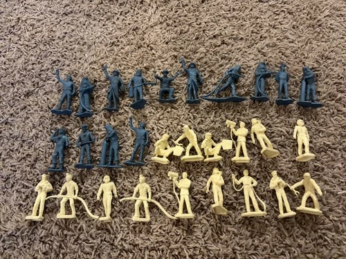 Vintage Marx Lot of 29 Air Force Cape Canaveral Plastic Figures 1960s