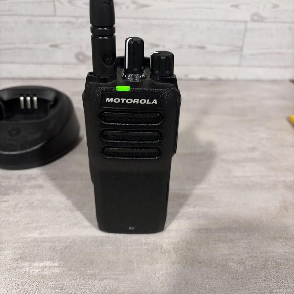 Motorola R2 NEW Radio Kit with accessories, UHF Digital Enabled DMR ...