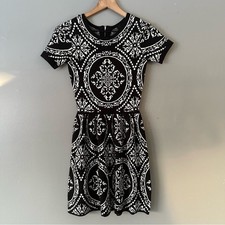 Romeo & Juliet Couture Fit & Flare Short Sleeve Sweater Dress | Black + Cream XS