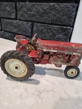 Vintage 60-70s Ertl Dyersville International Farm Tractor Red Made In USA 1:16