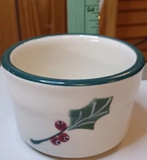 HARTSTONE RAMEKIN LITTLE BAKING DISH christmas green holly leaves