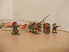 12 soldats plomb moyen-âge (E15)