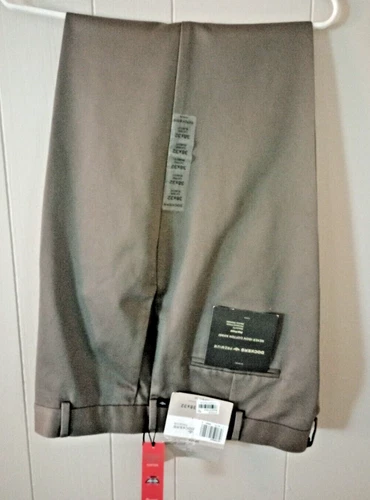 Dockers premium khakis pants men's 36x32 relaxed tapered flat front never iron