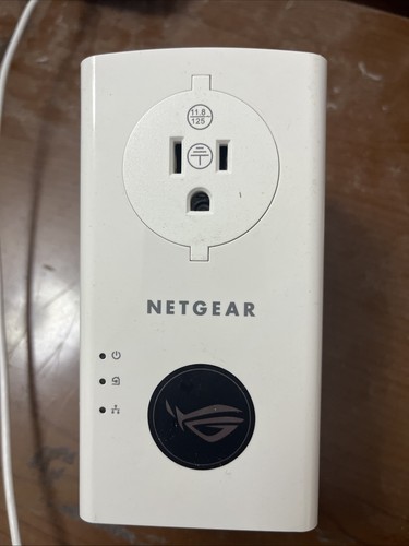 NETGEAR PLP2000 Extra Outlet Powerline Adapter 2000 Mbps Internet Extension