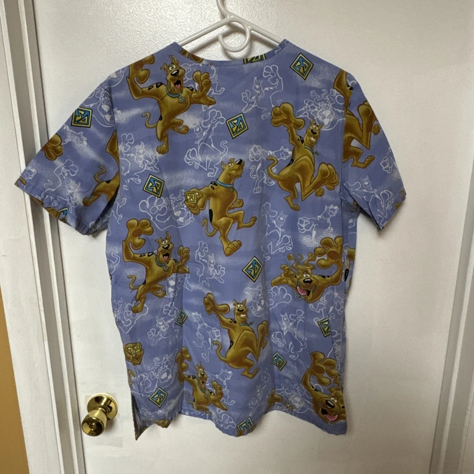 Scooby-Doo Scrub Top – Size M – Used Good - Image 3 of 3